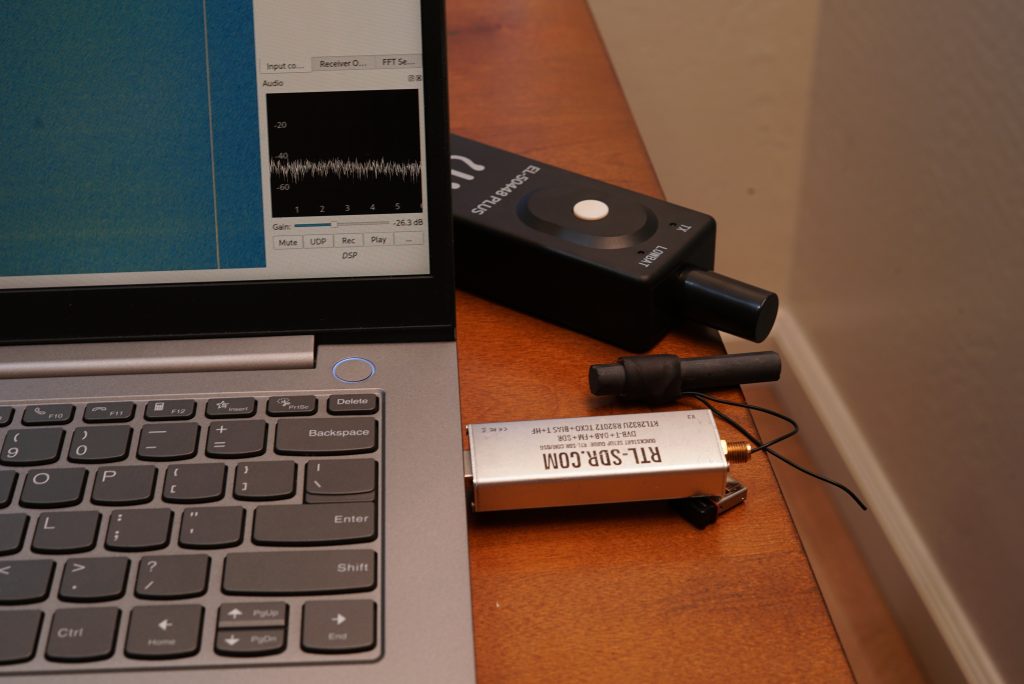 Laptop with EL50448 and RTL-SDR with another ferrite stick coil antenna.